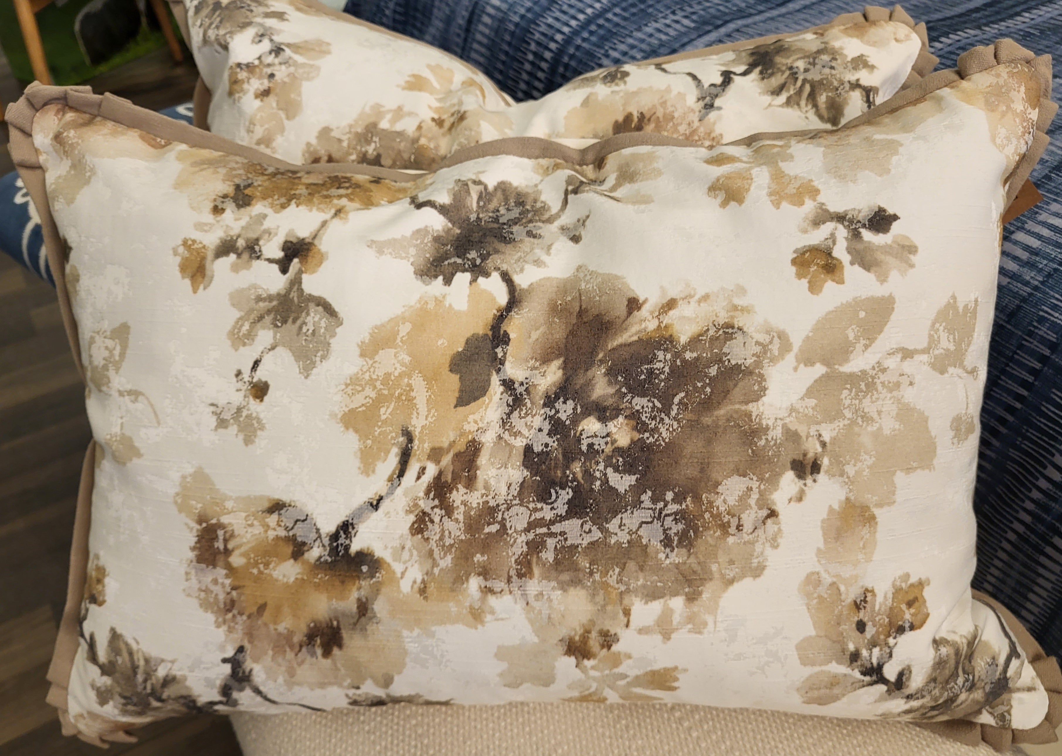 Calla Warm Taupe Cushion 16x24 (4 in stock)