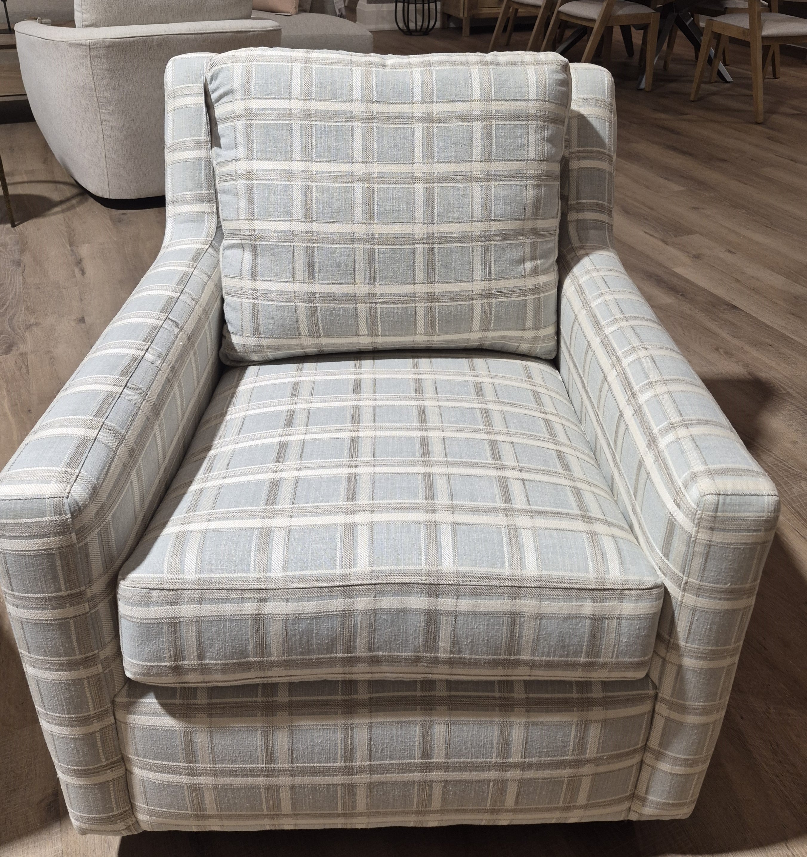 Coverly Swivel Chair (2 in stock)