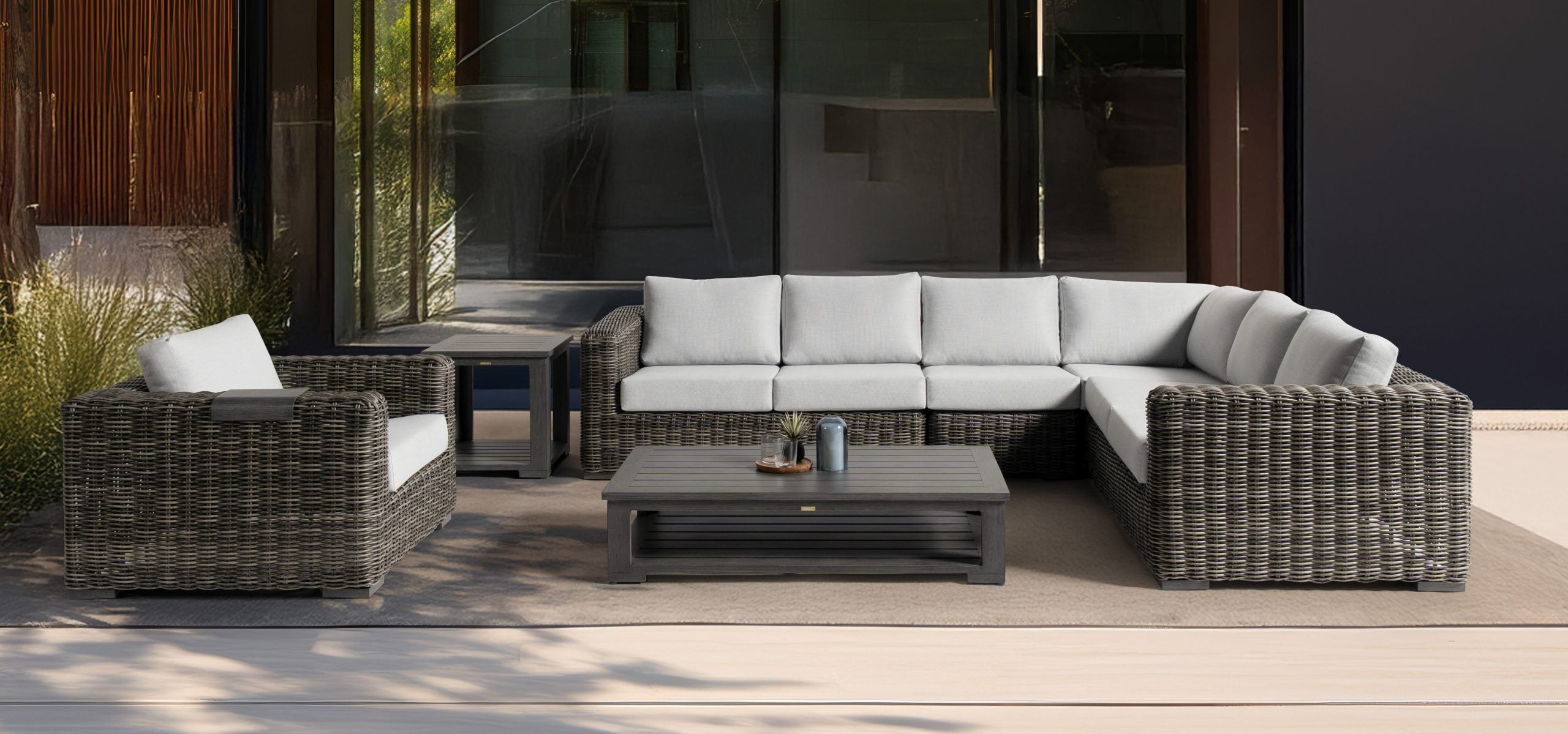 Luxury Outdoor 4 Piece Sectional Cubo (2 in stock) 50% off