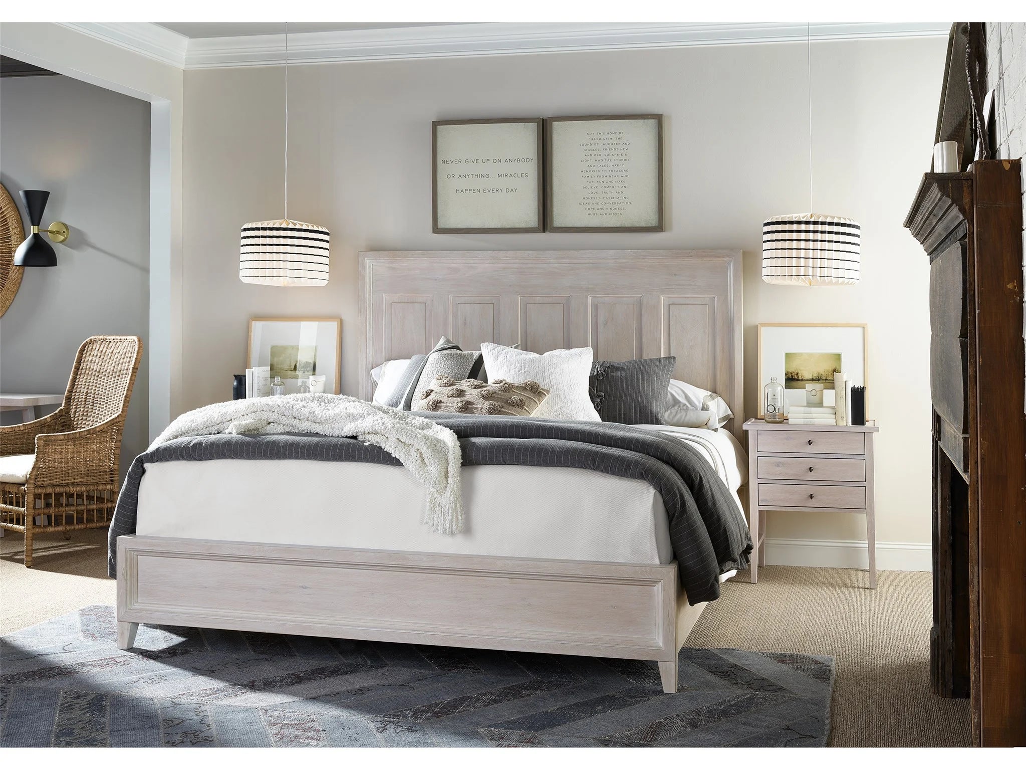 Modern Haines Buttermilk King Farmhouse Bed (2 in stock)
